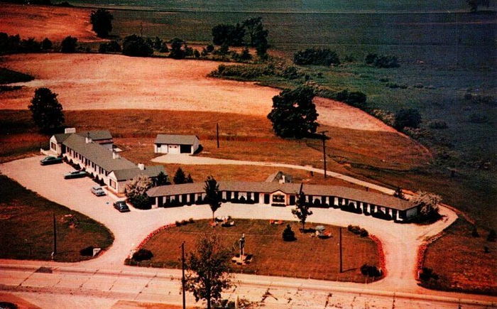 Green Acres Motel - Vintage Postcard (newer photo)